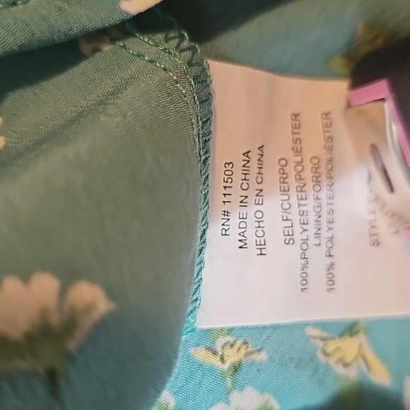 Rabbit Rose Floral Puff Sleeve Blouse, Smocked Waist, V-Neck, Women's Size Large - Picture 8 of 11